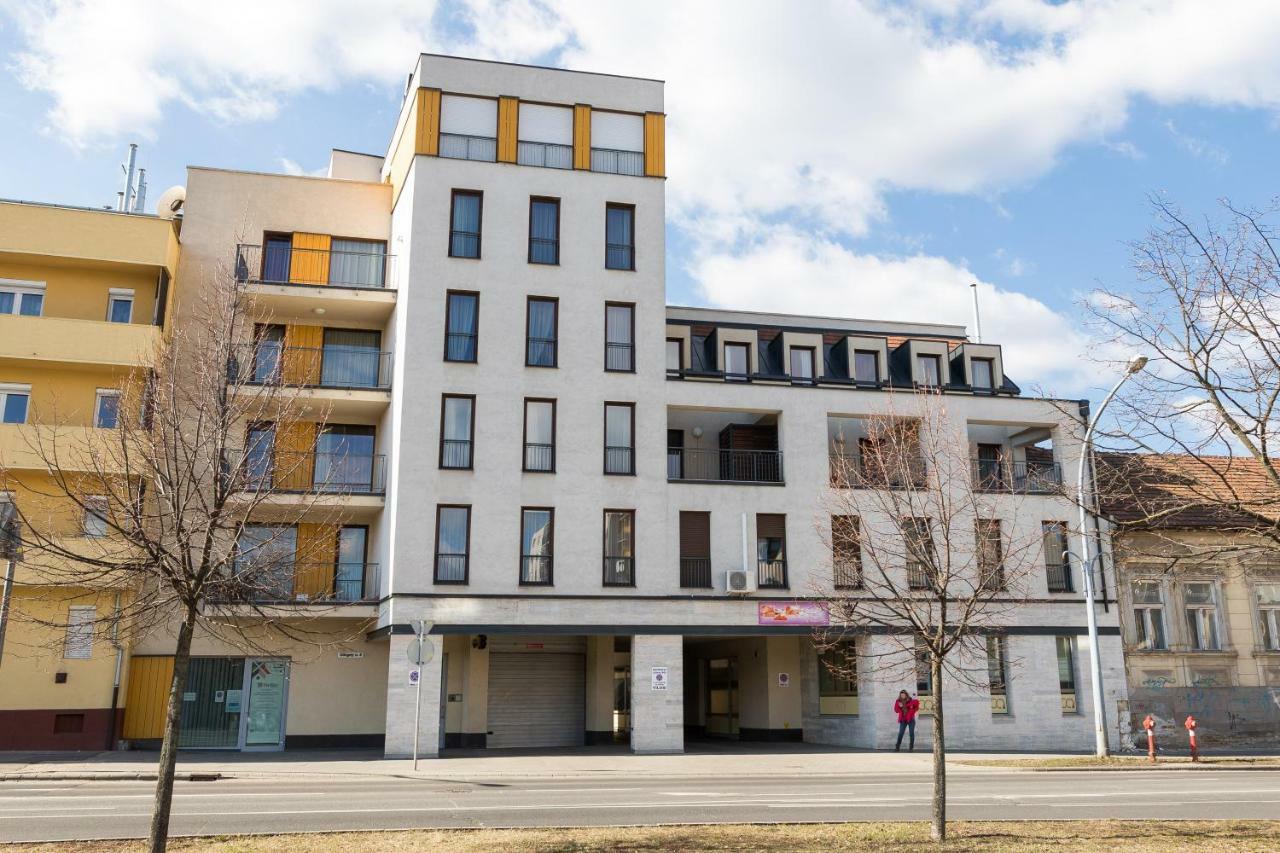 Mse Apartman Мисколк Екстериор снимка